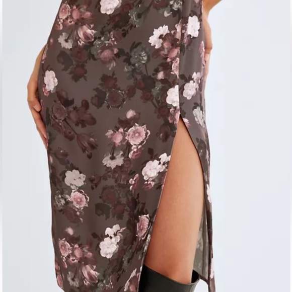 Babaton Slit Dress - Picture 2 of 9